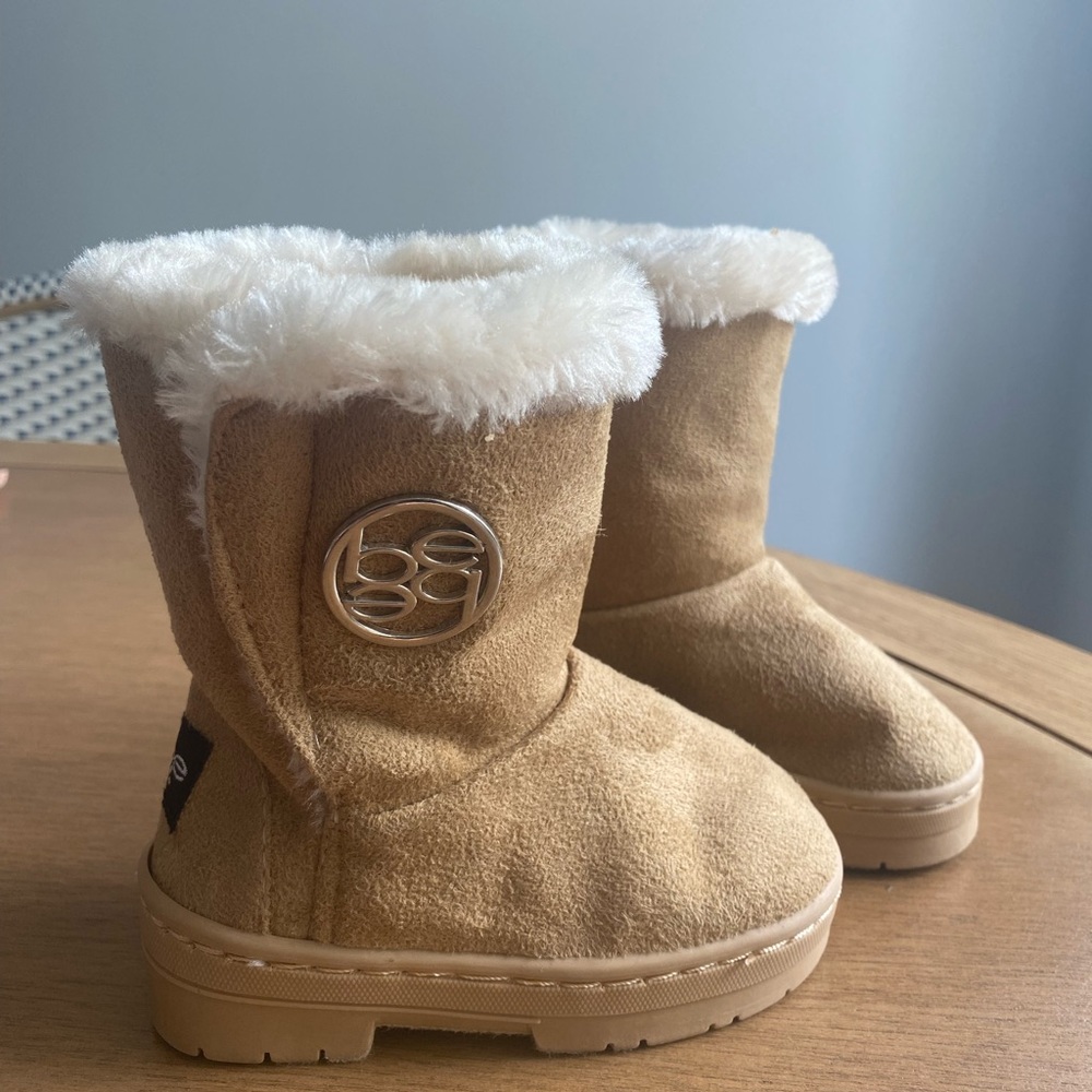 Like New Bebe girls Infant Winter Boots Size 5